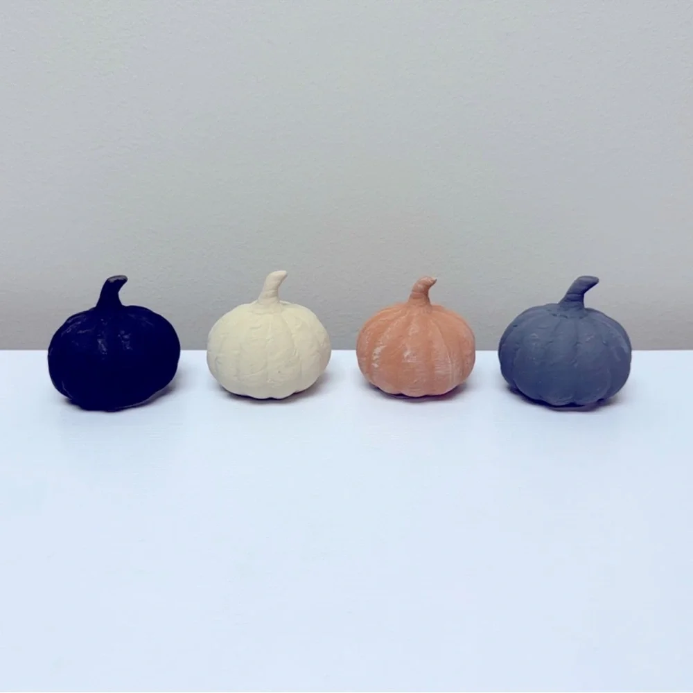 Target Bullseye Playground Fall Thanksgiving set of 4 small terracotta pumpkins